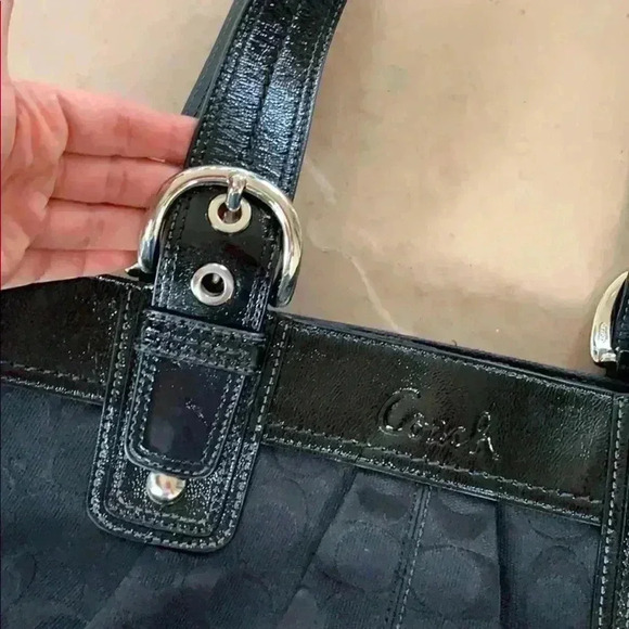 Coach - Picture 2 of 4